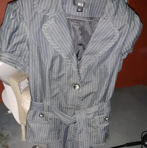 Suit - Picture 4 of 4